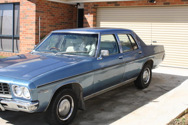 HQ Holden in Zodiac Blue Met — Statesman DeVille Sedan