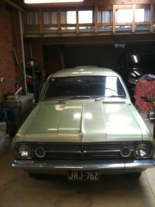 HR Holden in Sea Mist Jade Met — Premier Sedan