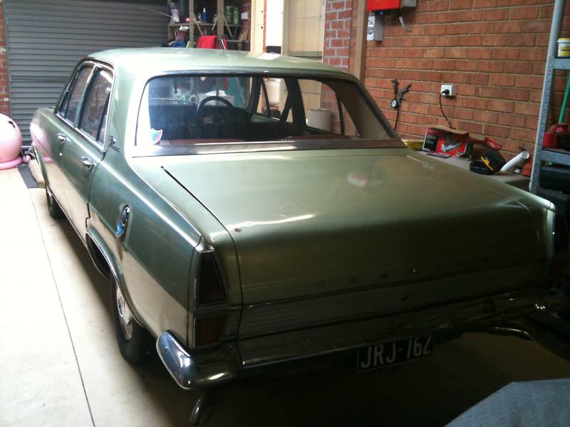 HR Holden in Sea Mist Jade Met — Premier Sedan