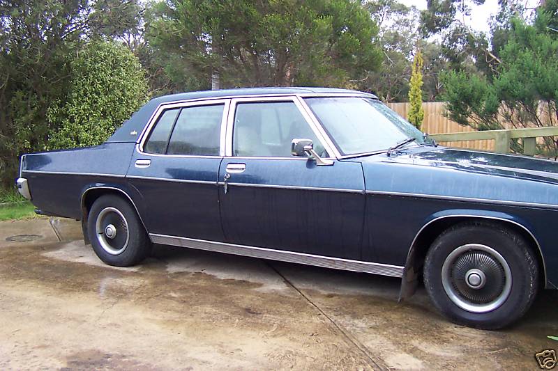 HX Holden in Corinthian Blue MK3 Met — Statesamn Caprice Sedan