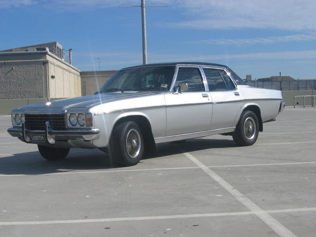HZ Holden in La Plata Silver Met — Statesman Caprice Sedan