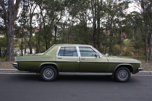 HZ Holden in Cypress Met — Statesman SLE Sedan
