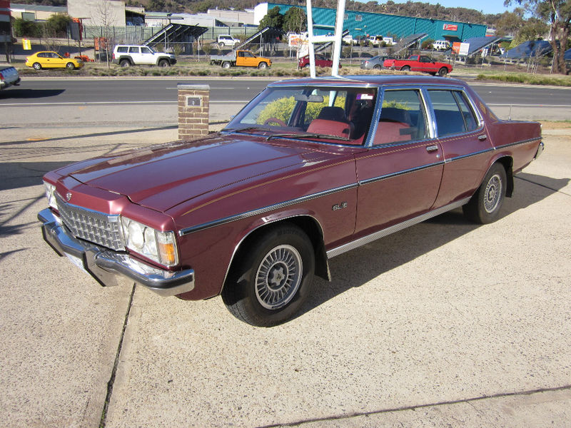 HZ Holden in Mulberry Met — Statesman SLE Sedan