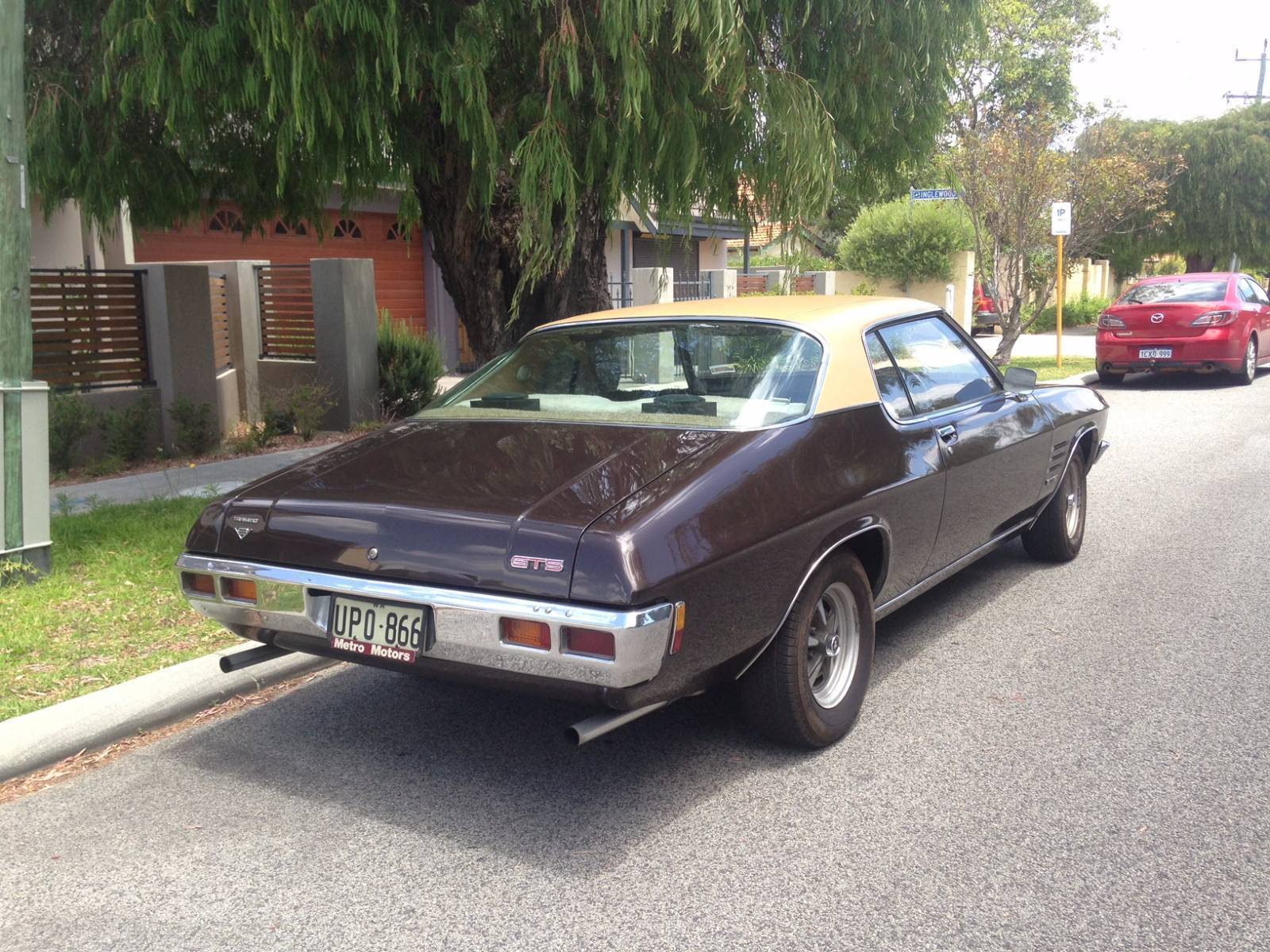 HQ Holden in Estoril Bronze Met — Monaro GTS Coupe