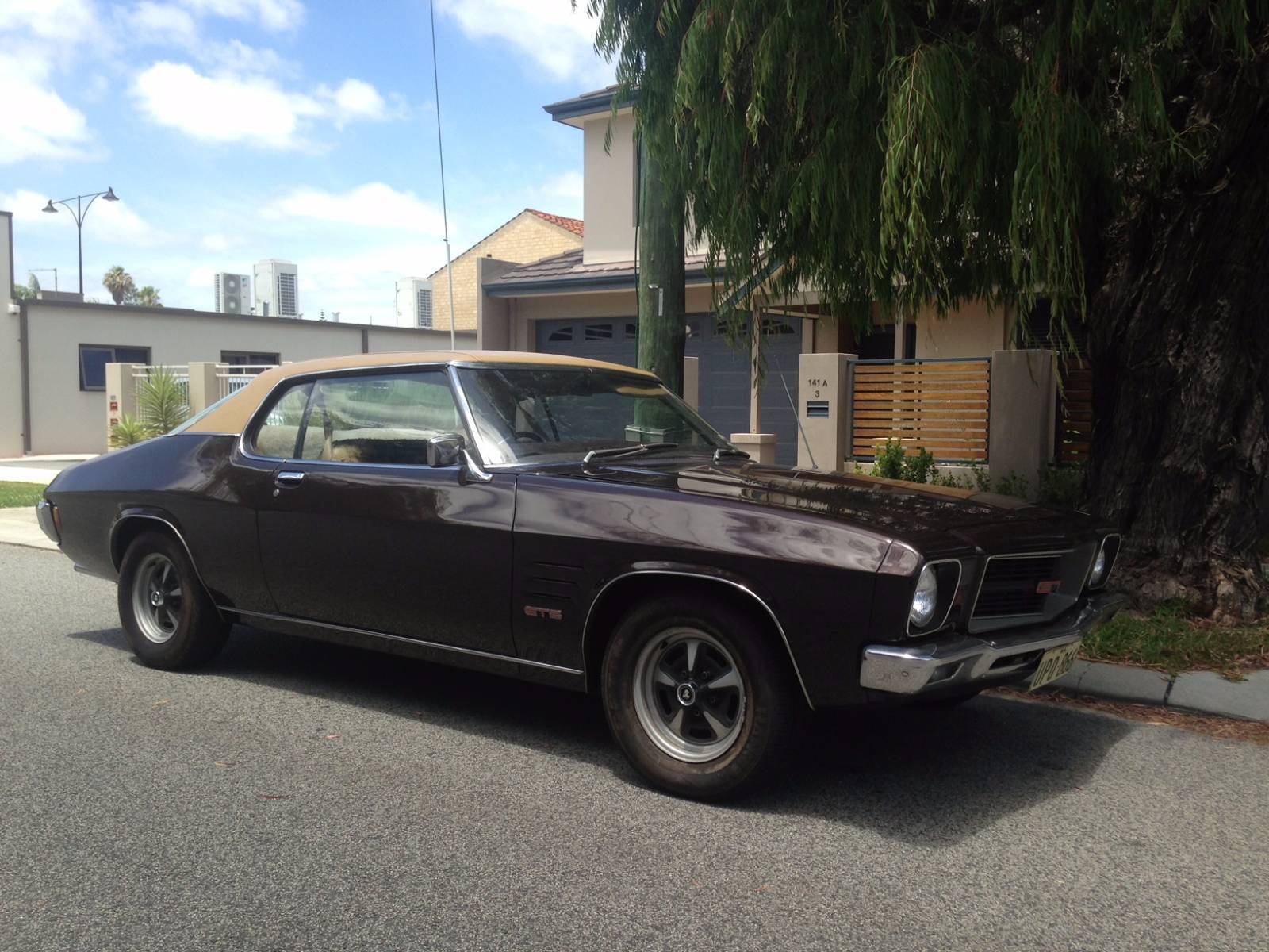 HQ Holden in Estoril Bronze Met — Monaro GTS Coupe