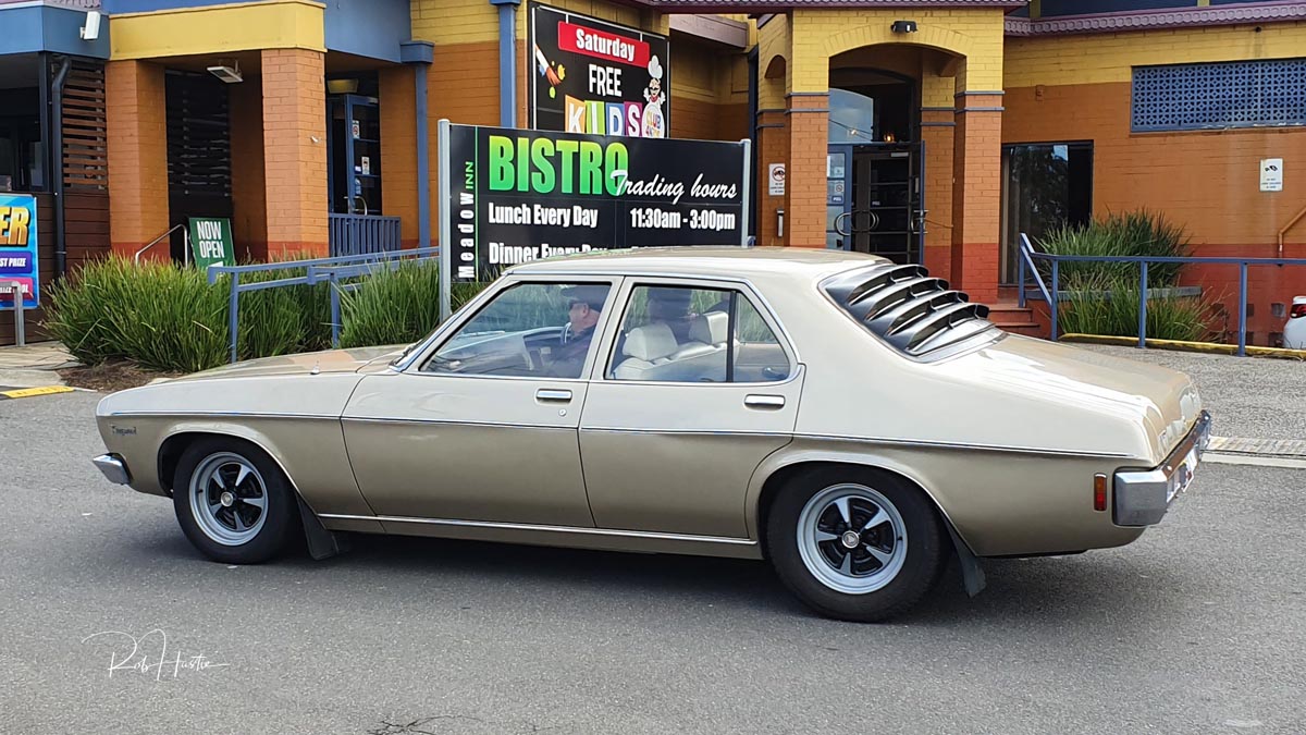 HQ Holden in Preston Anniversary Beige Met — Kingswood Sedan