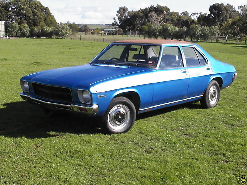 HQ Holden in Zodiac Blue Met — Kingswood Sedan