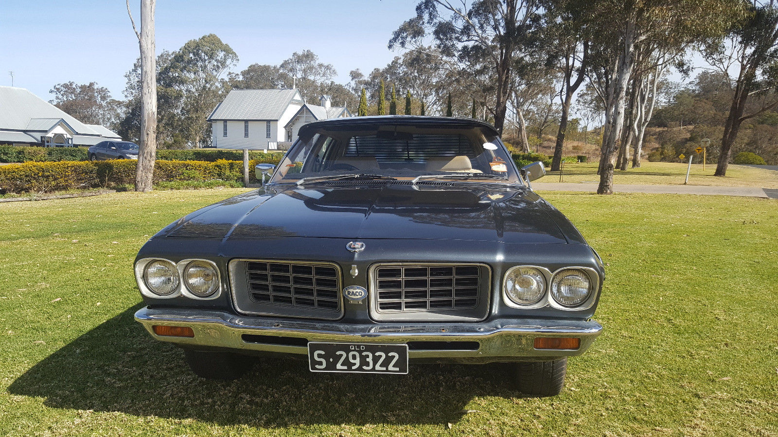 HQ Holden in Gunmetal Met — Statesman DeVille Sedan