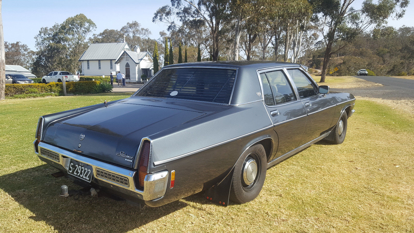 HQ Holden in Gunmetal Met — Statesman DeVille Sedan