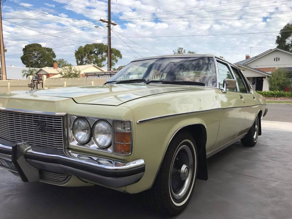 HX Holden in Buckskin — Statesamn Caprice Sedan