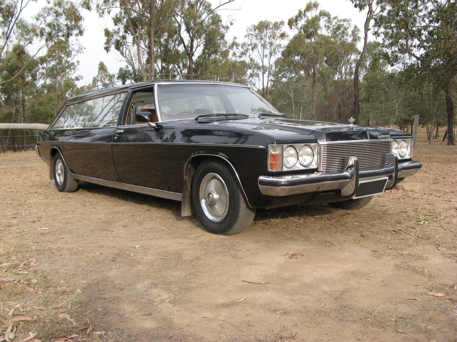 HX Holden in Tuxedo Black — Kingswood Station Wagon