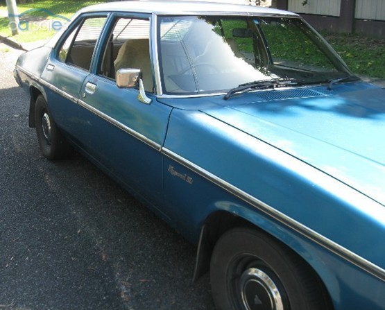 HZ Holden in Palais White over Windsor Blue Met — Kingswood SL Sedan
