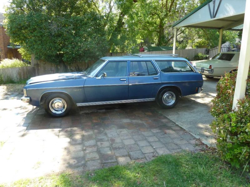 HZ Holden in Atlantis Blue Met over Mirage Blue Met — Kingswood Vacationer Station Wagon