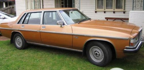 WB Holden in Gold Leaf Met — Statesman DeVille Sedan