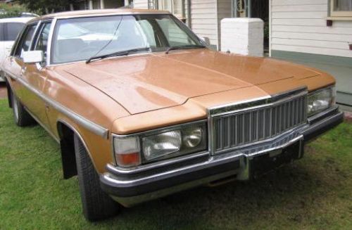 WB Holden in Gold Leaf Met — Statesman DeVille Sedan