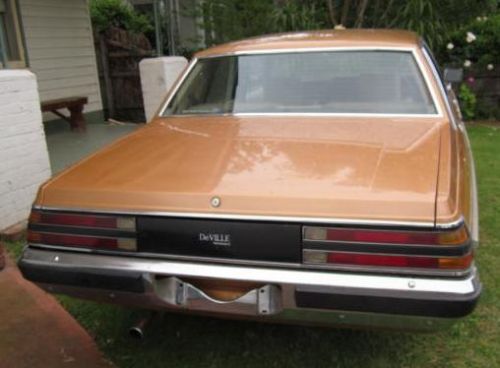 WB Holden in Gold Leaf Met — Statesman DeVille Sedan