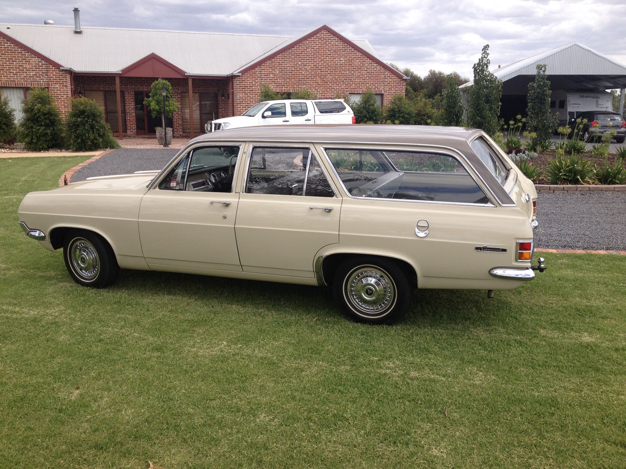 HD Holden in Taralga Fawn over Balmain Beige — Special Station Sedan