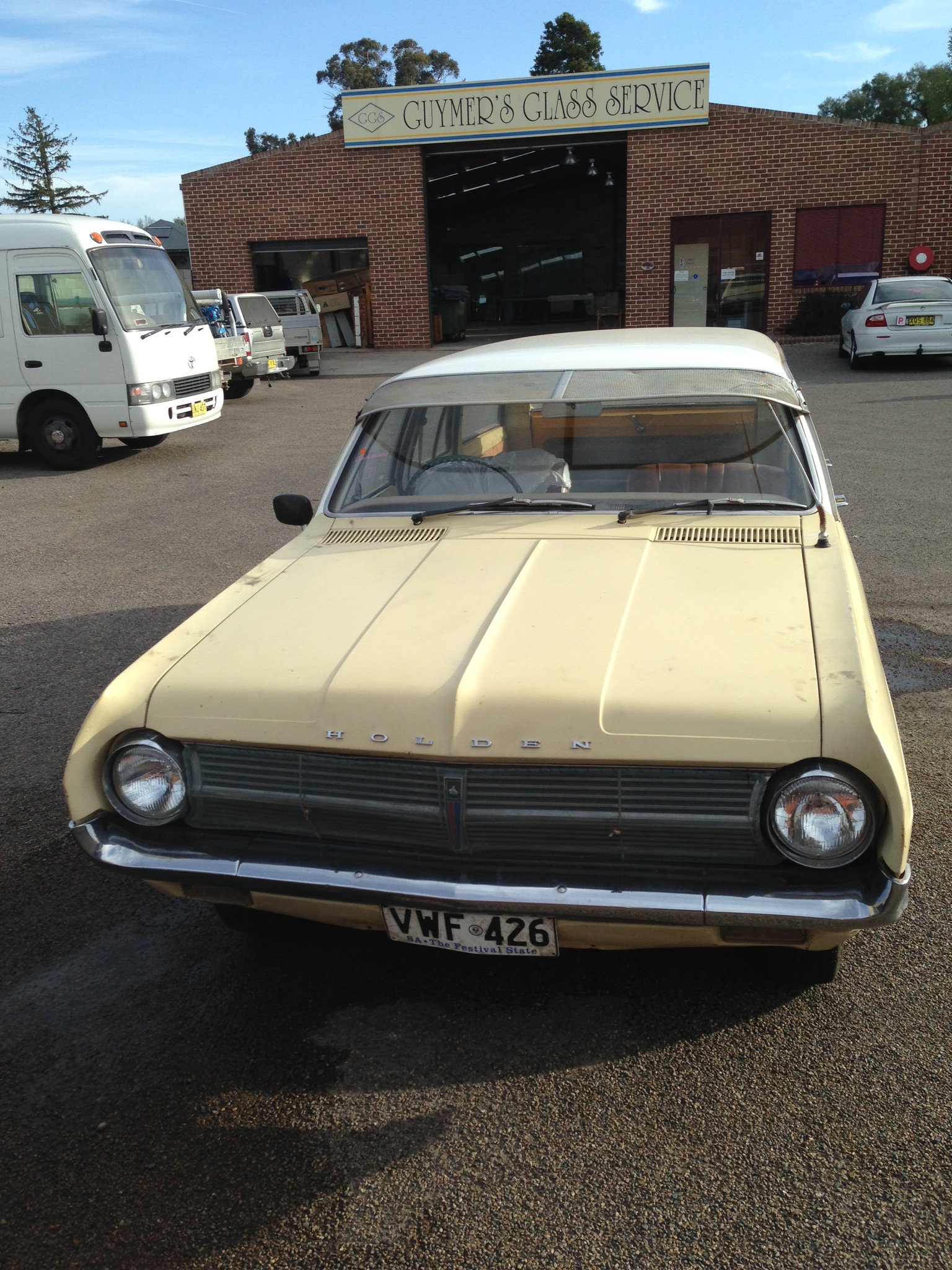 HD Holden in Fowlers Ivory over Hannans Gold — Special Station Sedan
