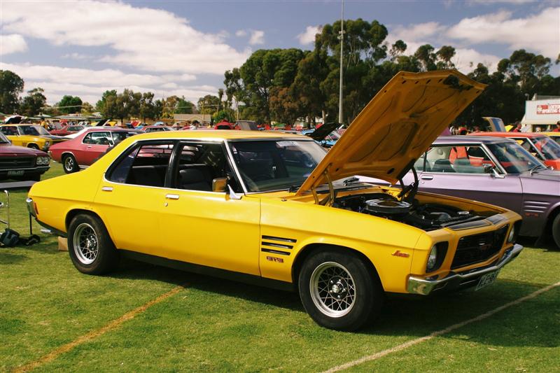 HQ Holden in Chrome Yellow — Monaro GTS/4