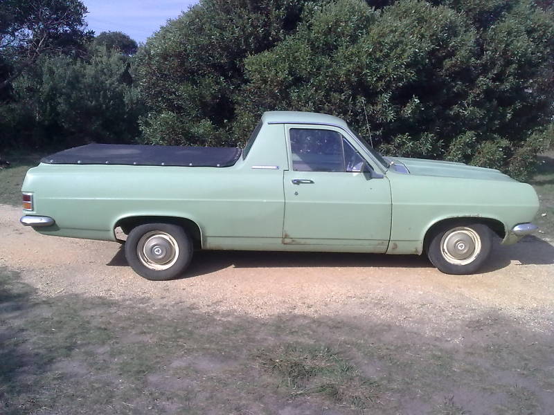 HR Holden in Forester Green — Coupe-Utility