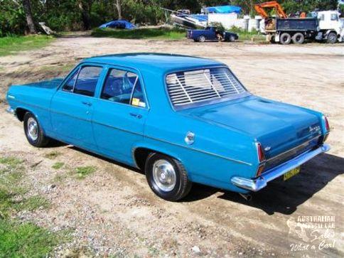 HR Holden in Tarana Turquoise — Special Sedan