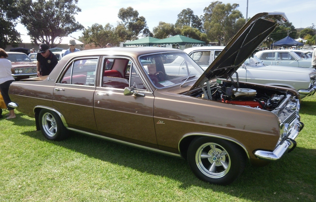 HR Holden in Savannah Bronze Met — Premier Sedan