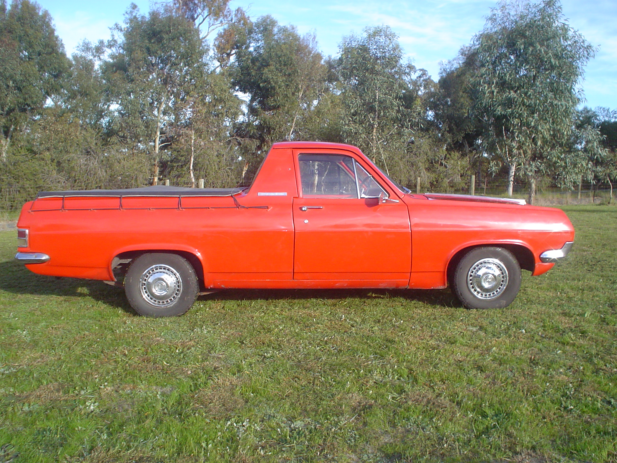 HD Holden in Post Office Red/Mercury Red (PMG) — Coupe-Utility