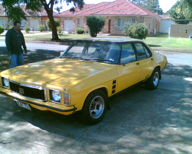 HX Holden in Absinth Yellow — Monaro GTS Sedan