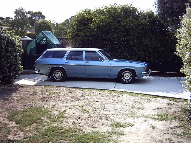 HZ Holden in Palais White over Atlantis Blue Met