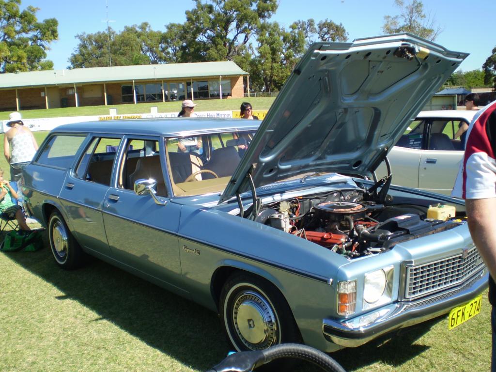 HZ Holden in Atlantis Blue Met