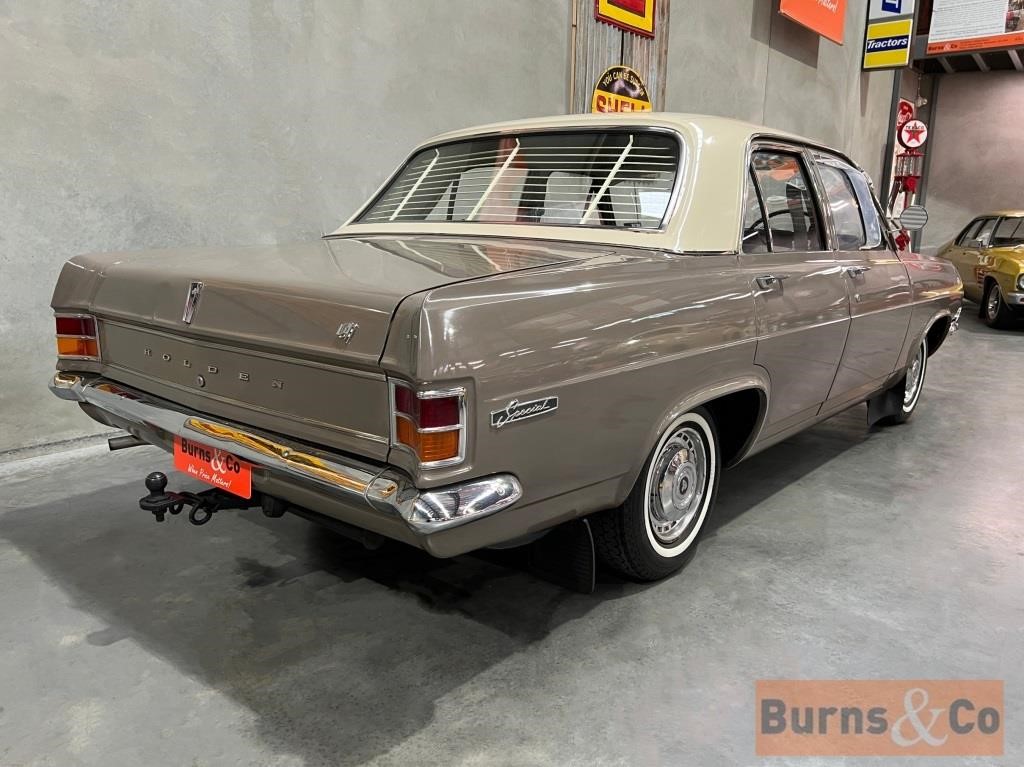 HD Holden in Balmain Beige over Taralga Fawn — Special Sedan