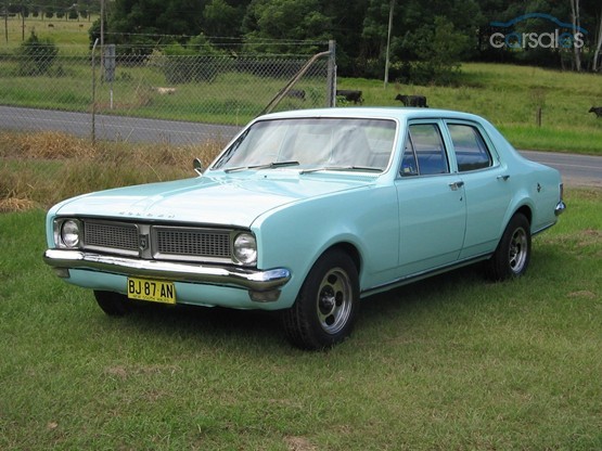 HG Holden in Caribe Aqua — Kingswood Sedan