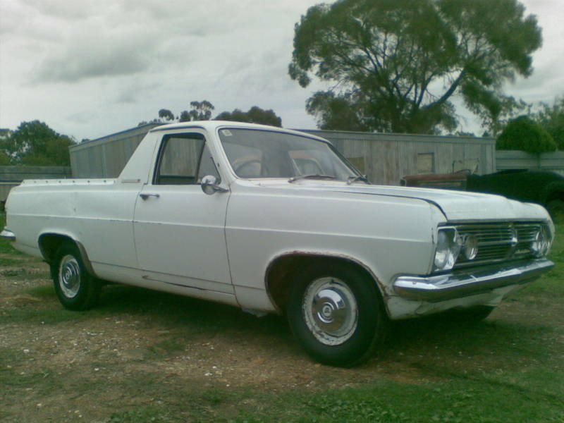 HR Holden in Grecian White — Coupe-Utility