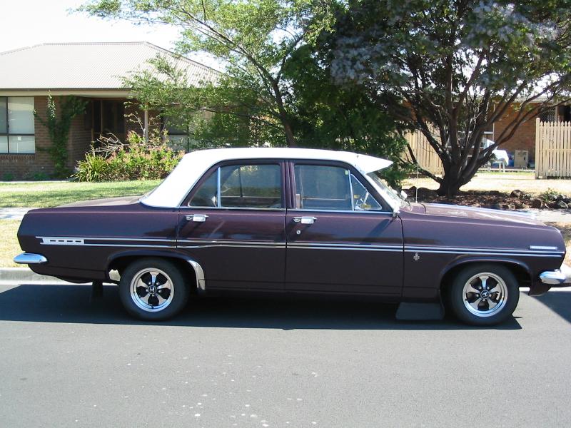 HR Holden in Cordovan — Special Sedan