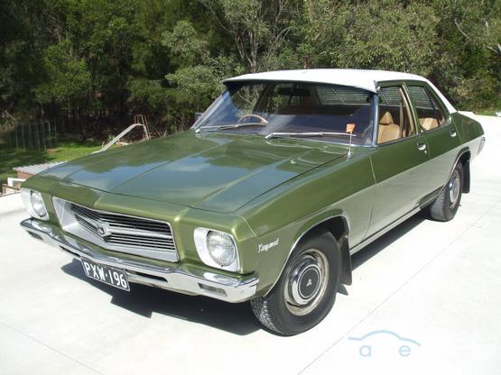 HQ Holden in Glacier White over Dublin Green Met — Kingswood Sedan