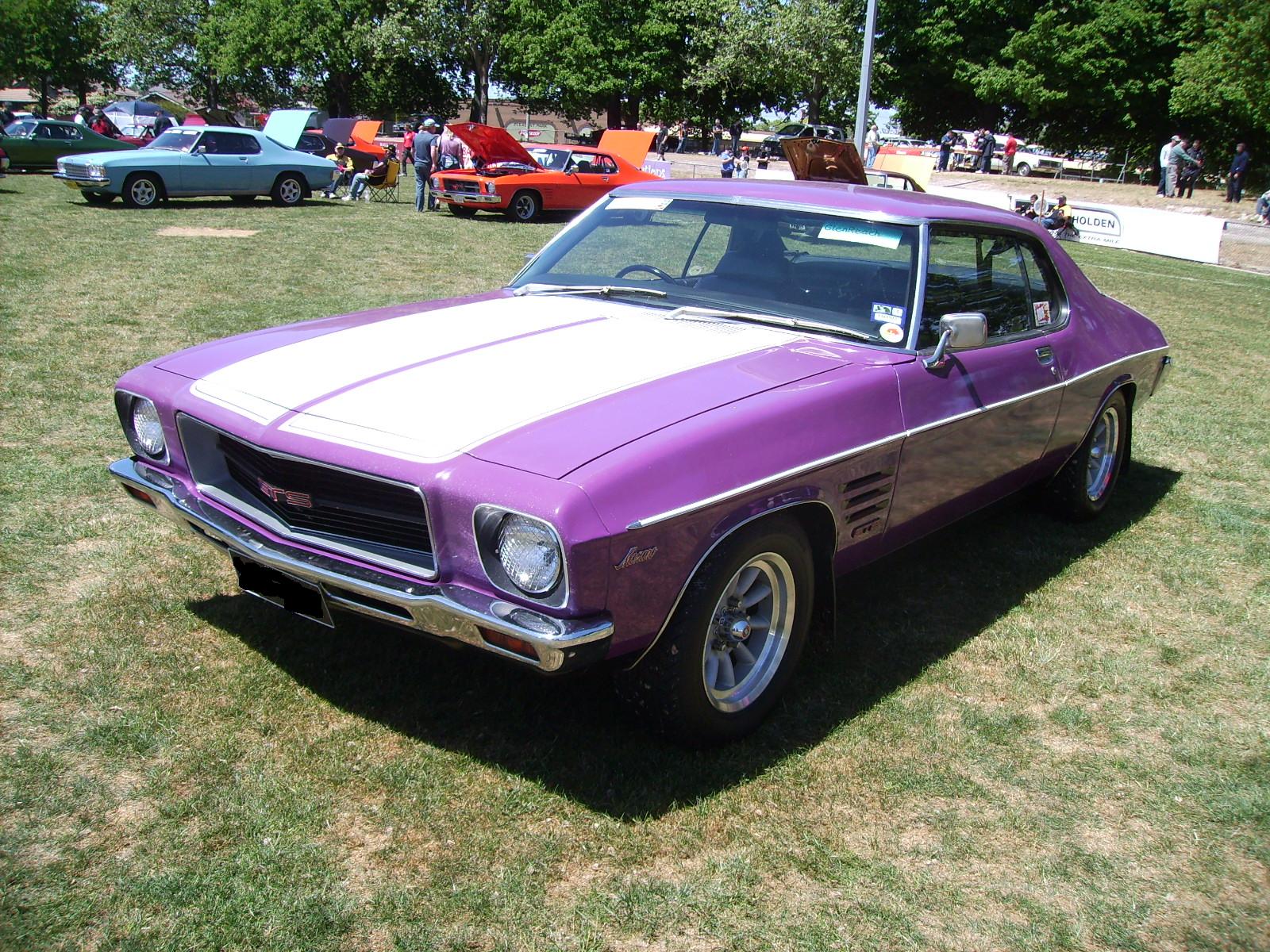 HQ Holden in Purr Pull — Monaro GTS Coupe