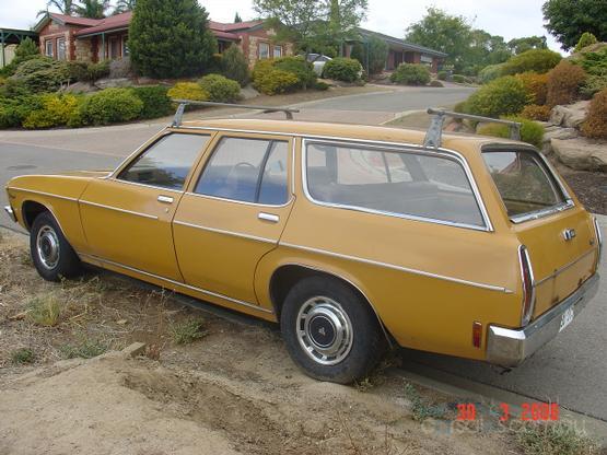 HQ Holden in Autumn Gold — Kingswood Station Sedan