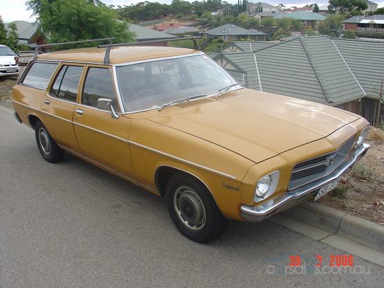 HQ Holden in Autumn Gold — Kingswood Station Sedan