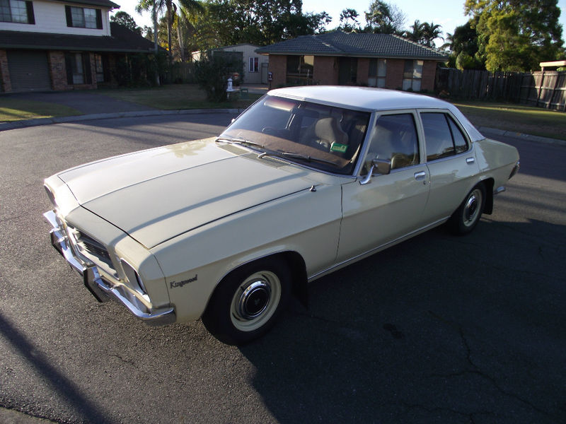 HQ Holden in Glacier White over Covert Beige — Kingswood Sedan
