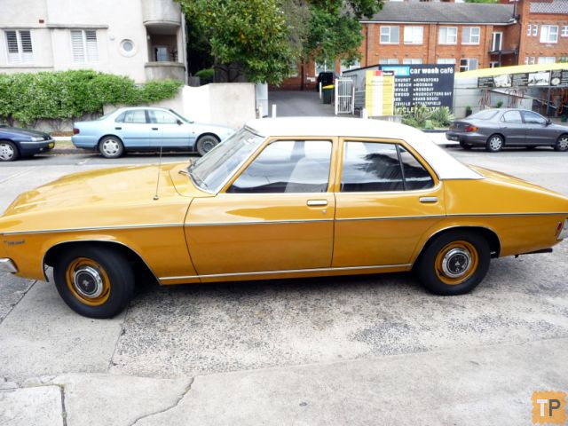 HQ Holden in Glacier White over Mustard — Kingswood Sedan