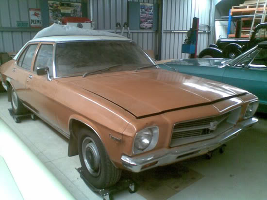 HQ Holden in Glacier White over Russet — Kingswood Sedan