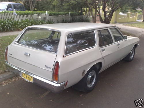 HQ Holden in Willow — Kingswood Station Sedan