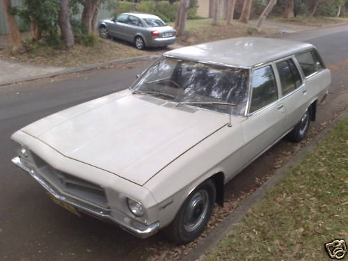 HQ Holden in Willow — Kingswood Station Sedan