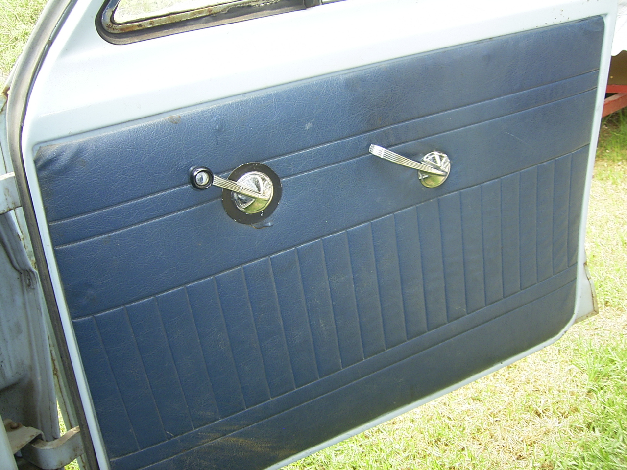 HR Holden with Columbine Blue trim — Coupe-Utility