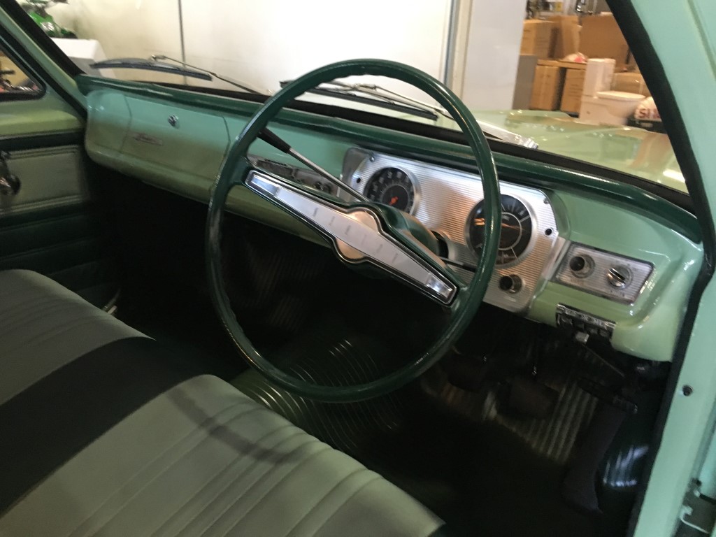 HR Holden with Opera & Ballet Green trim — Special Sedan