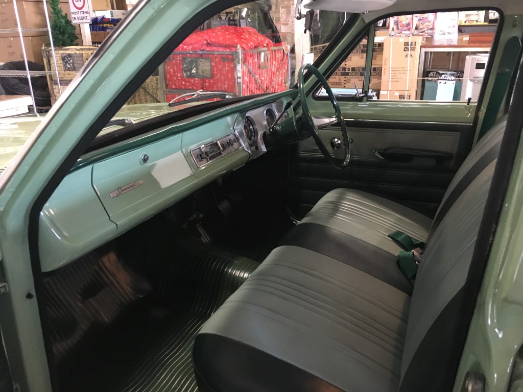 HR Holden with Opera & Ballet Green trim — Special Sedan