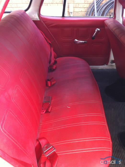 HQ Holden with Red Vinyl Bench trim — Belmont Station Sedan