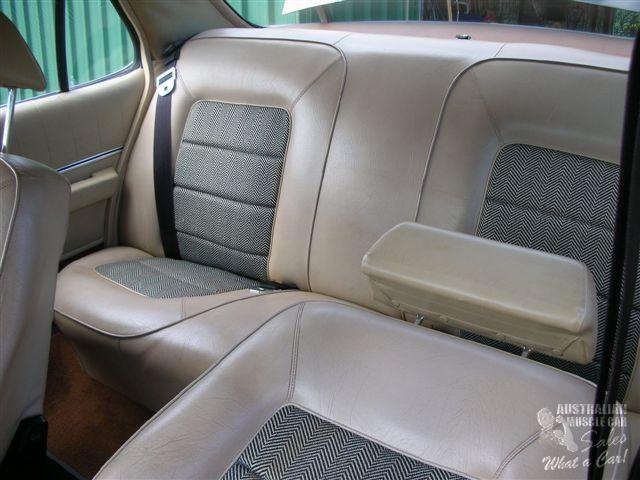 HQ Holden with Doeskin/Chestnut Ranier Cloth insert trim — Monaro GTS/4