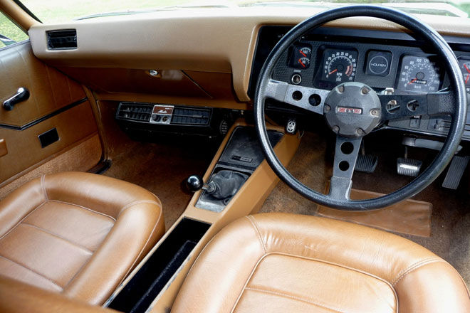 HQ Holden with Chesnut Vinyl trim — Monaro GTS/4