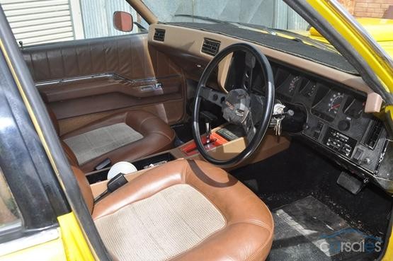 HQ Holden with Chestnut Ranier Cloth insert trim — Monaro GTS/4